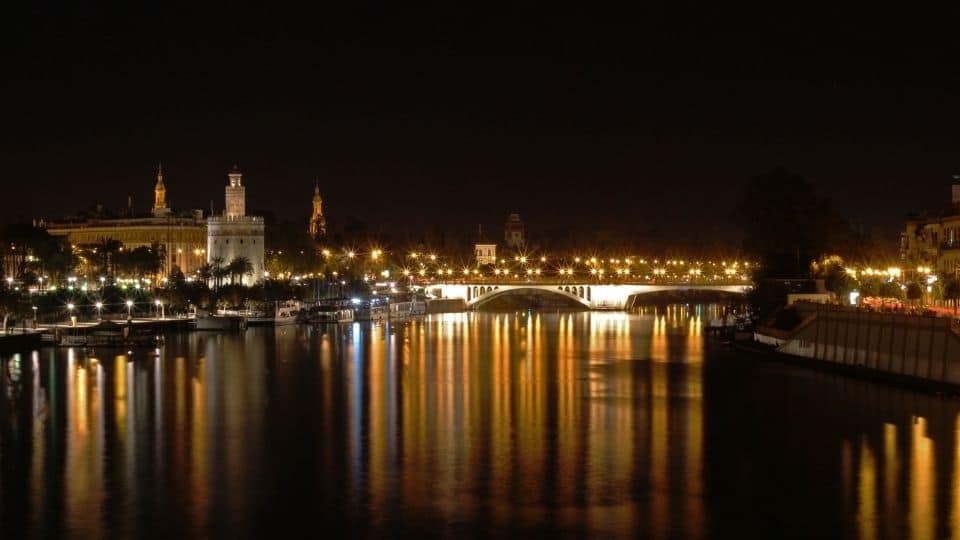 vista notturna di siviglia Vista notturna di siviglia