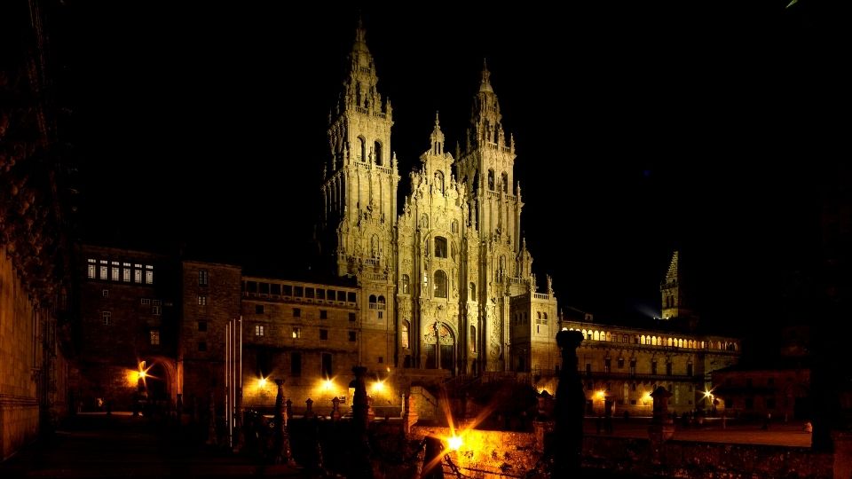 la Cattedrale meta finale del percorso Cammino di Santiago pena alternativa la Cattedrale meta finale del percorso Cammino di Santiago pena alternativa