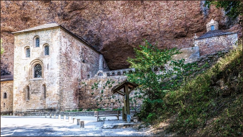 Il Monastero di San Juan de La Pena Il Monastero di San Juan de La Pena