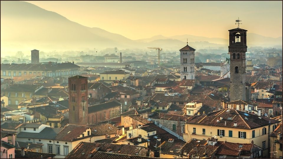Cammino di San Jacopo km e citta vista di Lucca Cammino di San Jacopo km e citta vista di Lucca