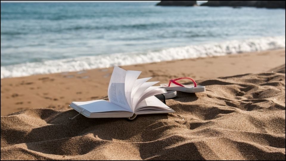 Il libro in spiaggia le nostre imperfezioni Il libro in spiaggia le nostre imperfezioni